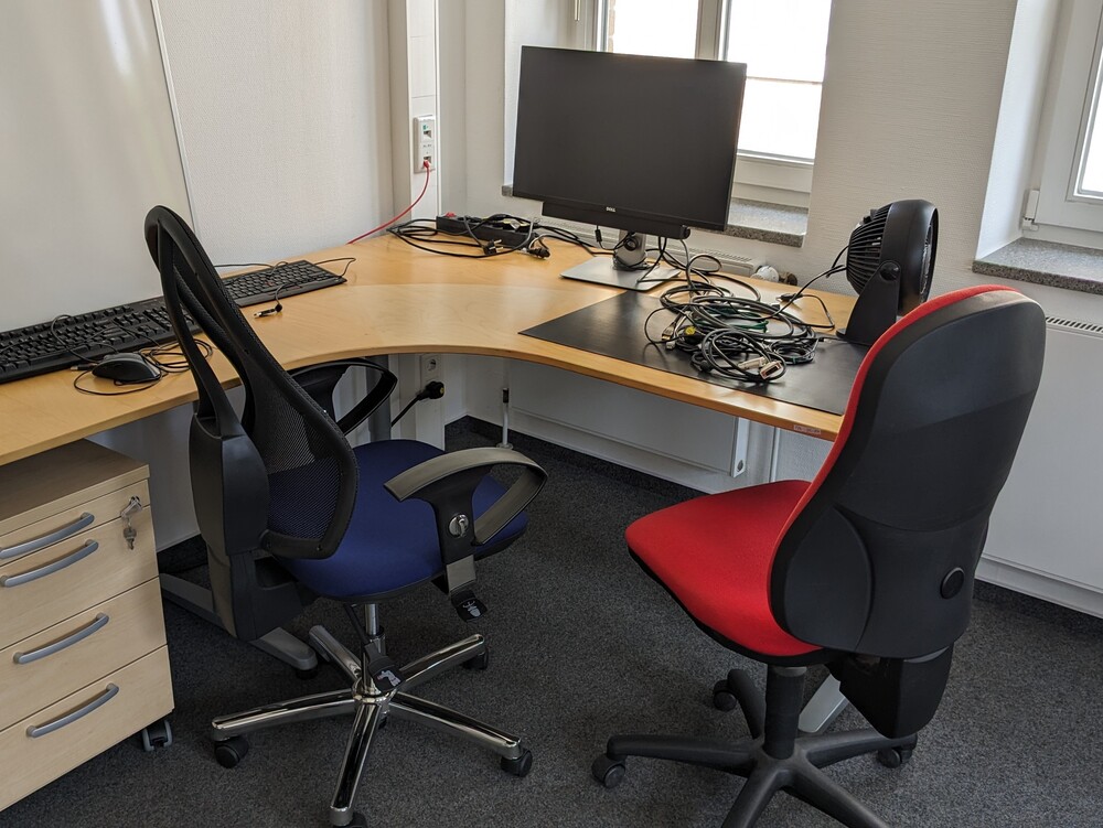 CC0-anon_chairs.jpg